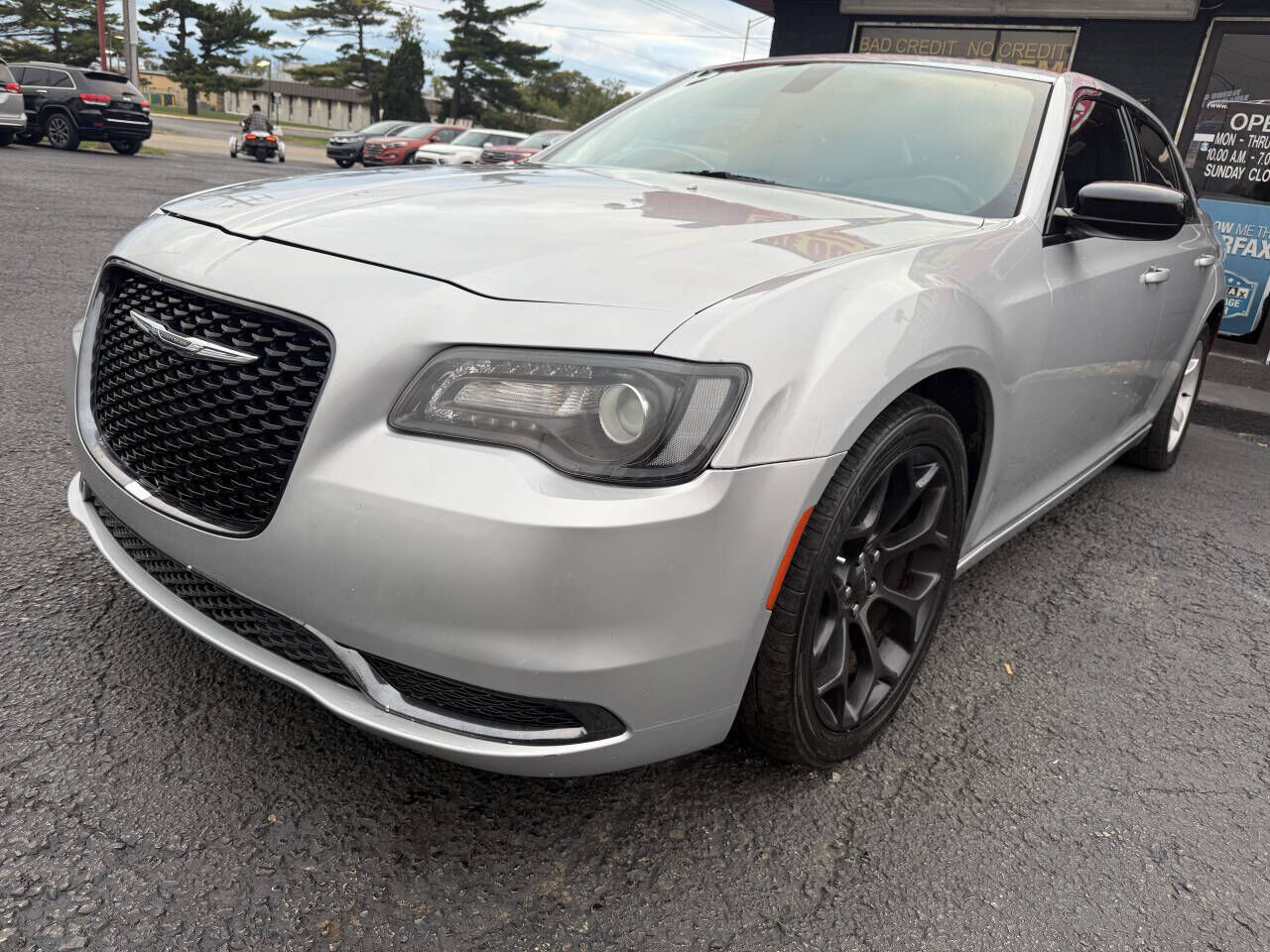 2019 CHRYSLER 300