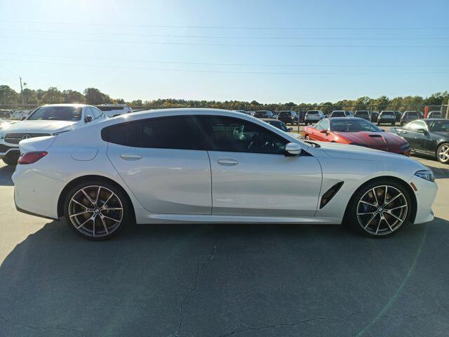 2022 BMW M850i