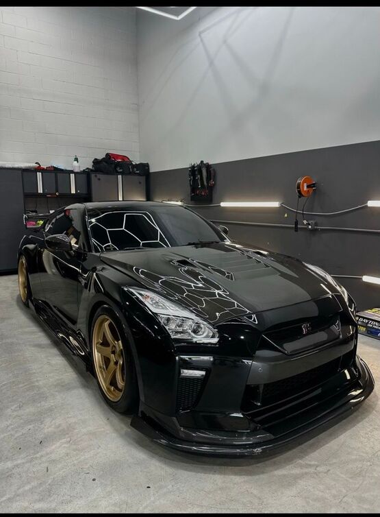 2019 NISSAN GT-R