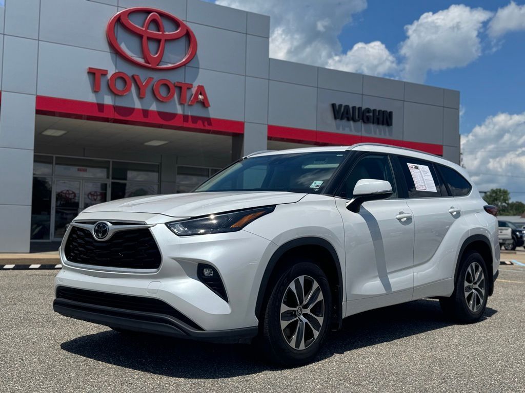 2023 TOYOTA Highlander