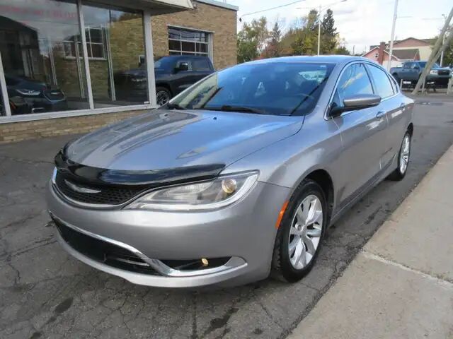 Chrysler 200