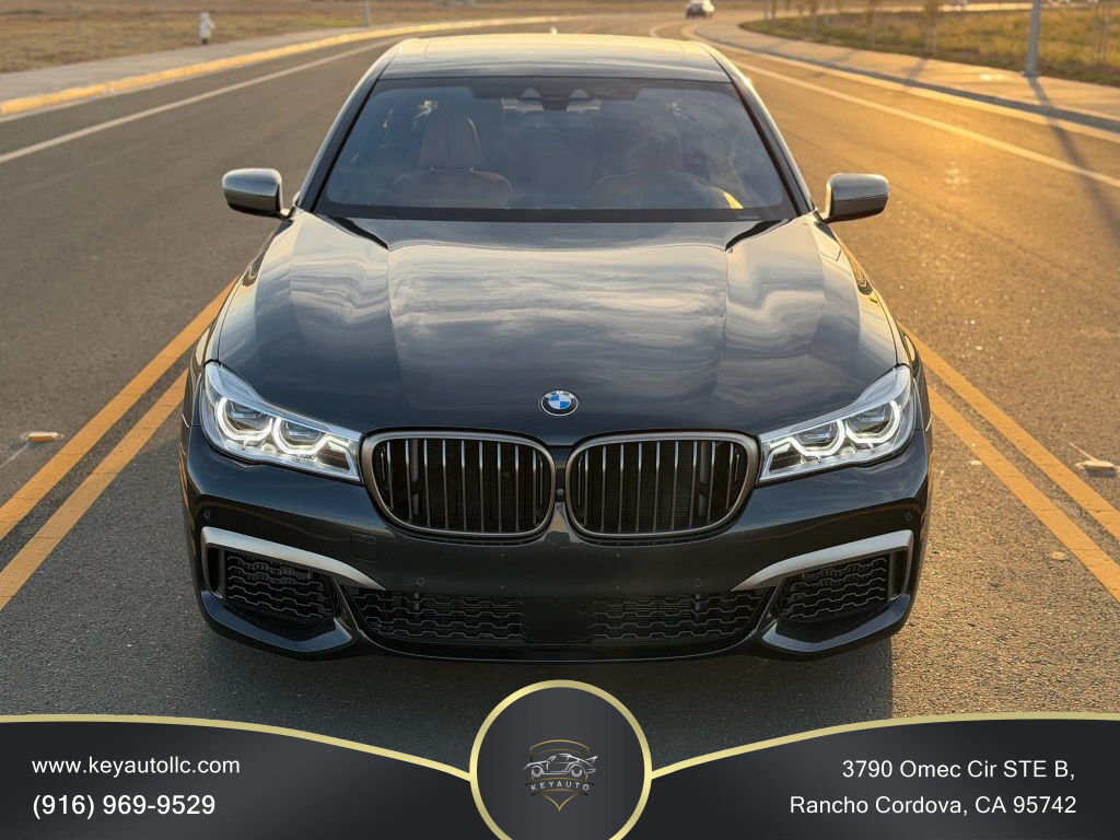 BMW M760i