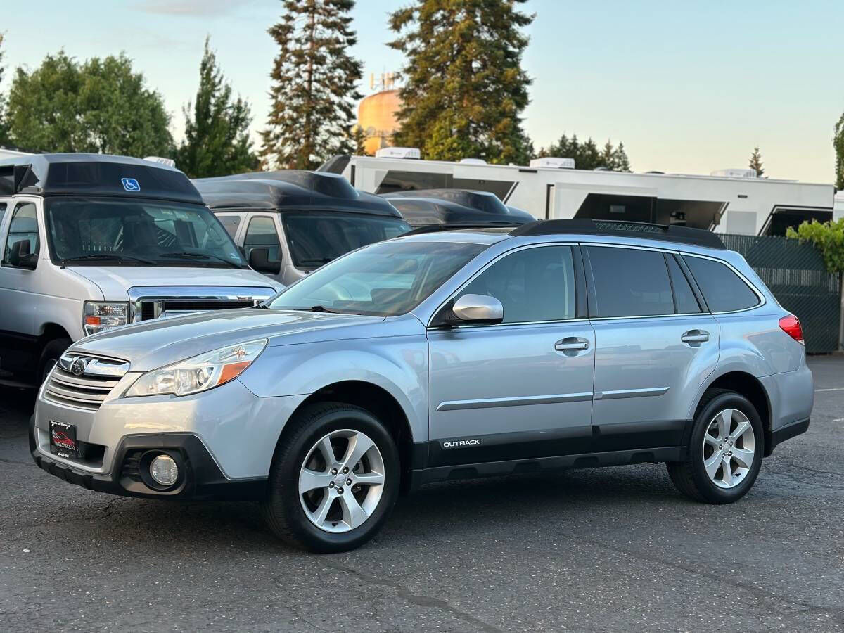 2013 SUBARU Outback
