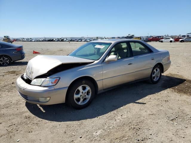 Lexus ES