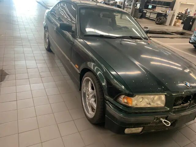BMW 323is