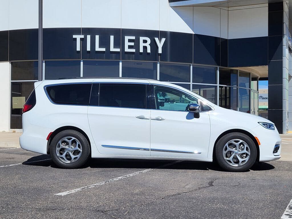 2023 CHRYSLER Pacifica