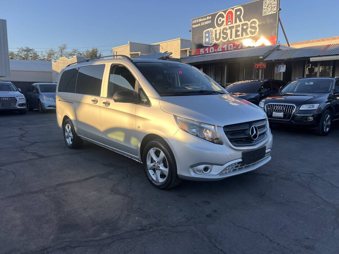 2017 MERCEDES-BENZ METRIS