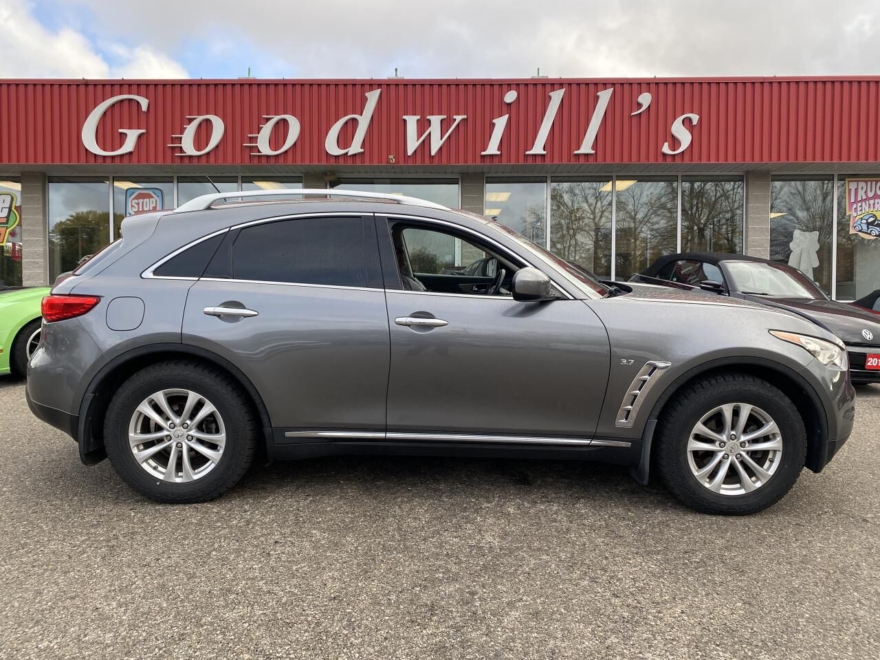 Infiniti QX70