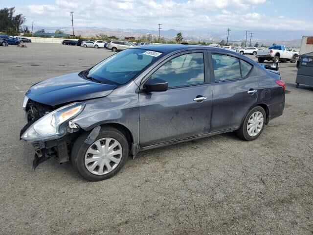 Nissan Versa