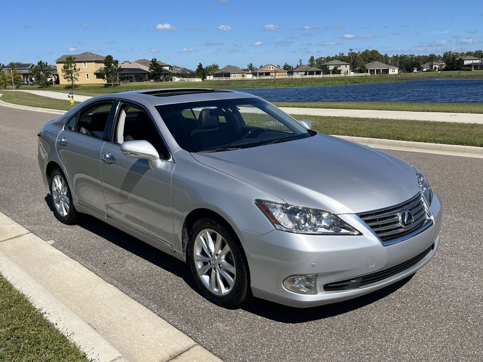 Lexus ES