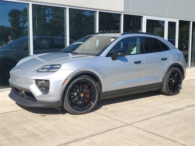 2025 PORSCHE Macan
