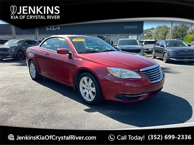 Chrysler 200