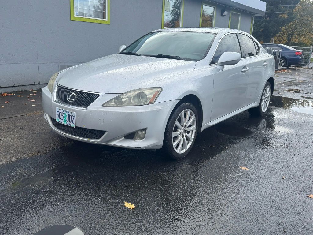 Lexus IS