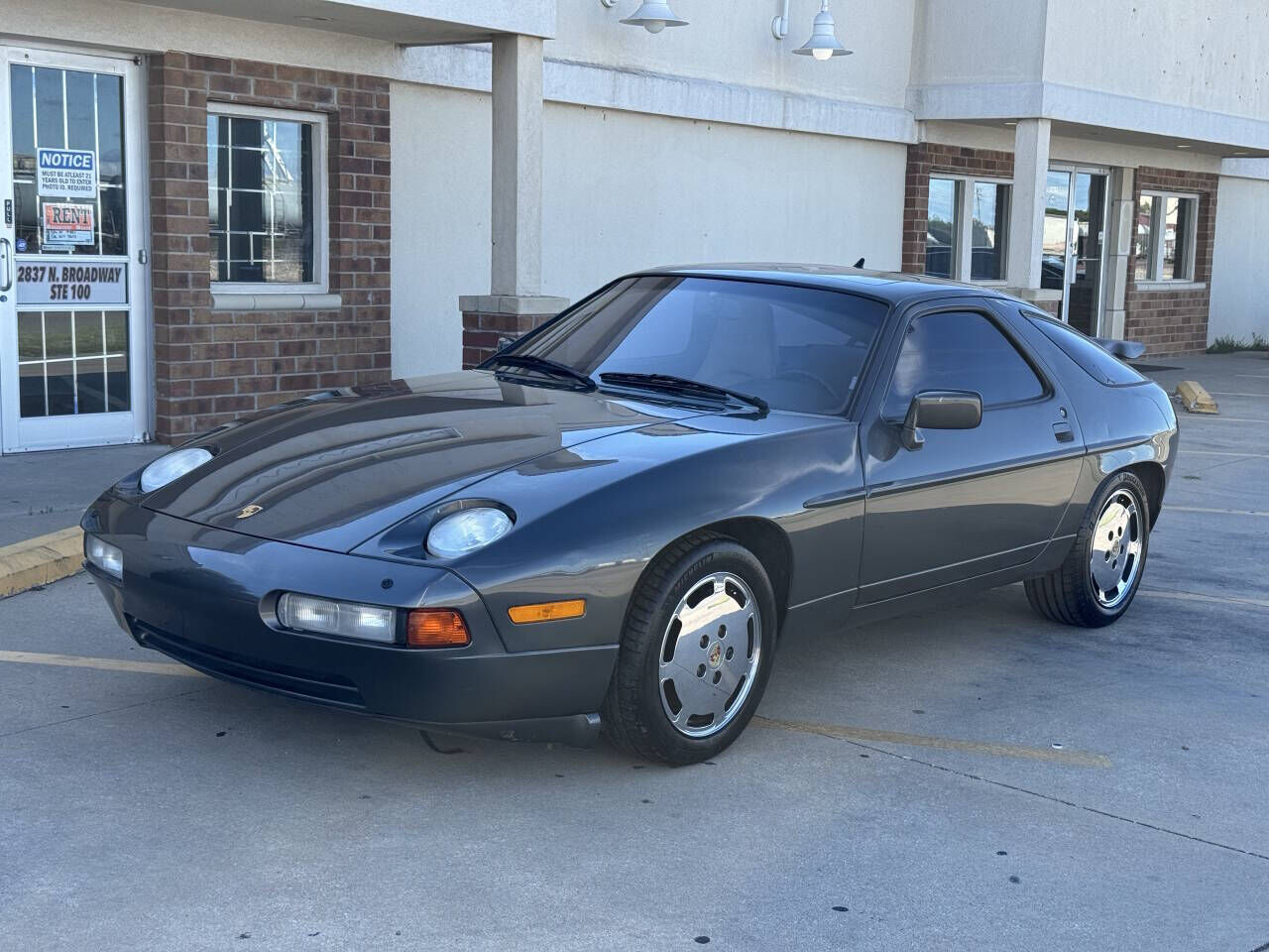 1989 PORSCHE 928