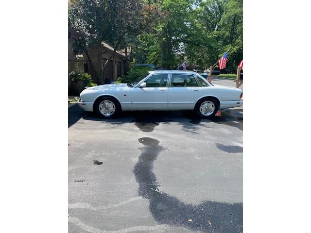 Jaguar XJ6