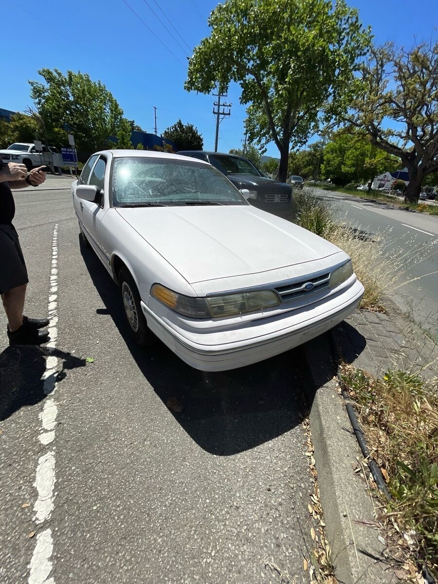 Ford Crown Victoria