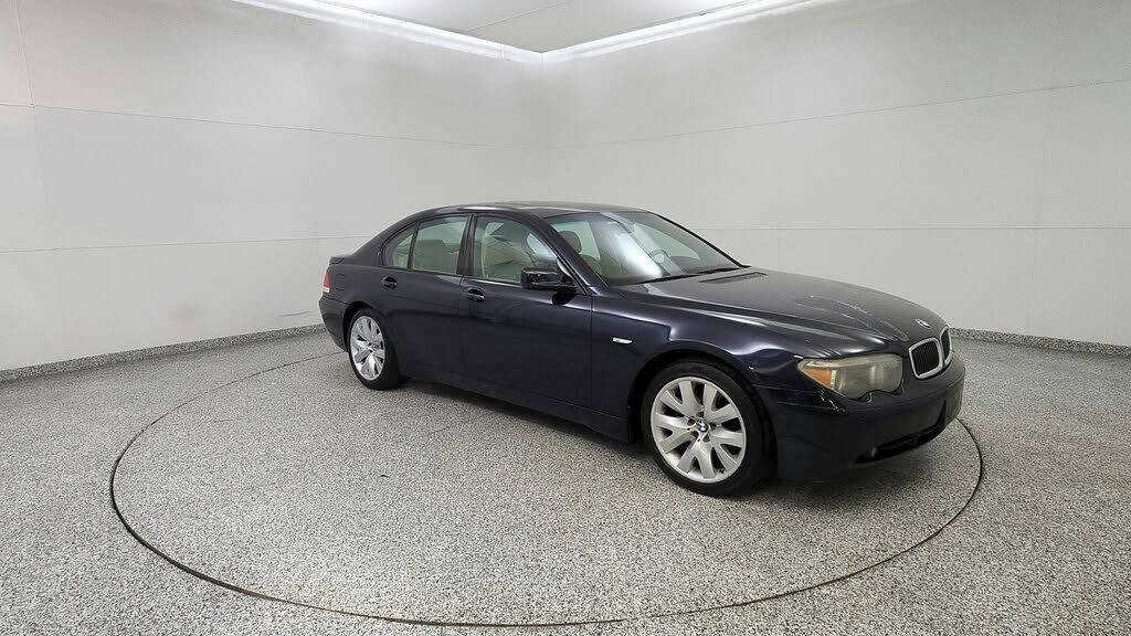 BMW 745i