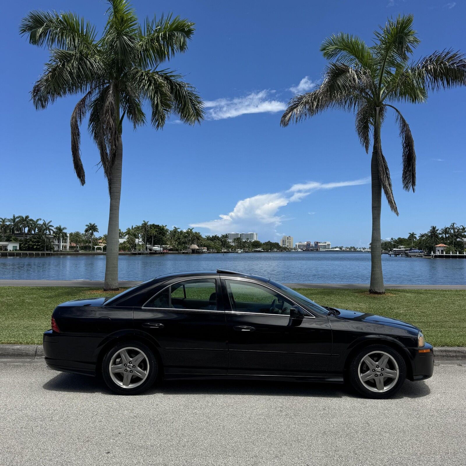 Lincoln LS