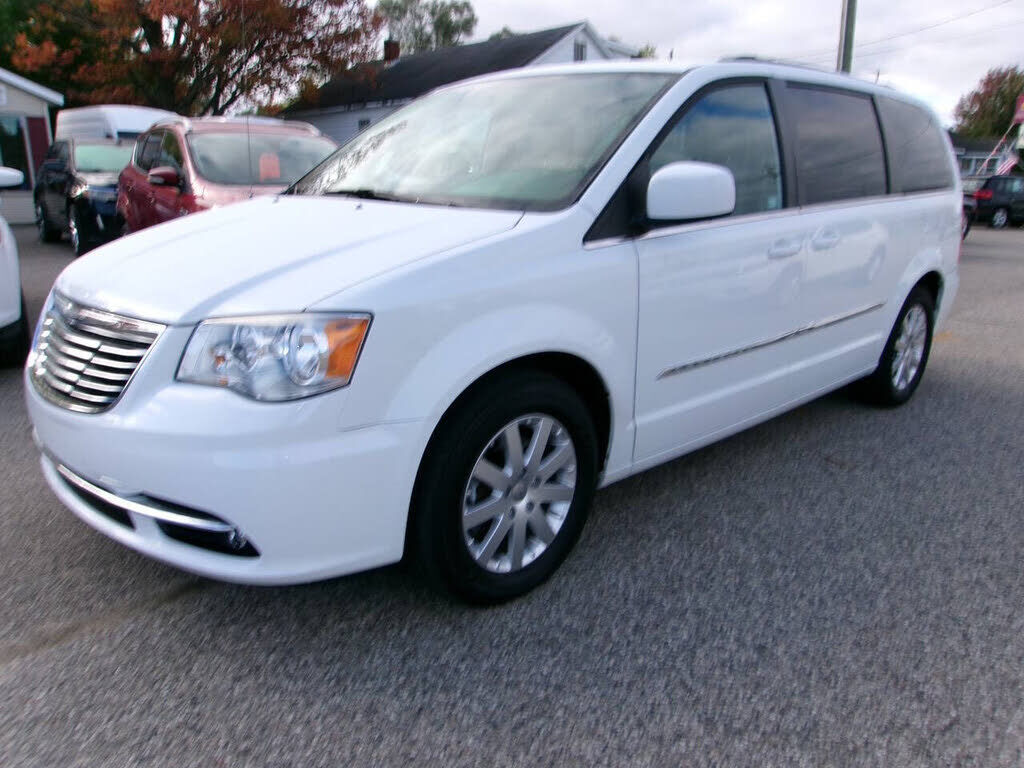 2015 CHRYSLER Town and Country