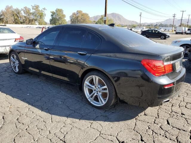 BMW 750i