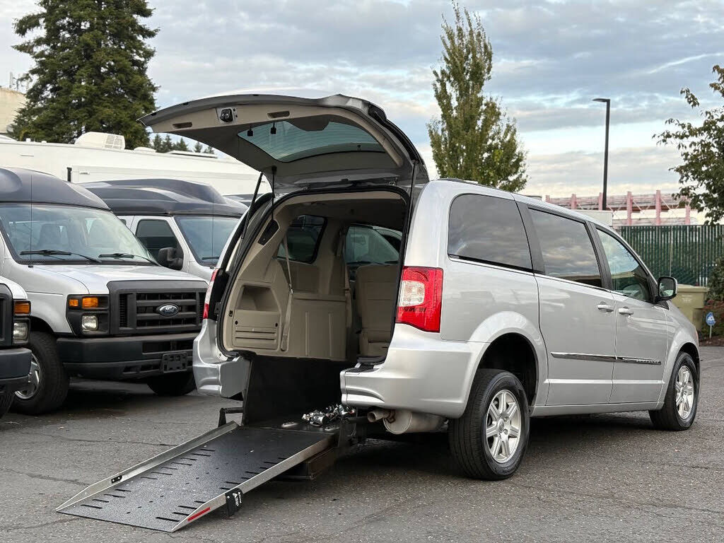 Chrysler Town and Country