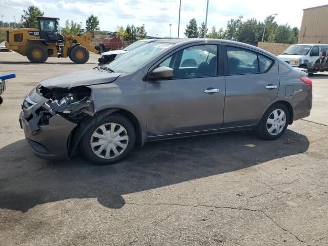 Nissan Versa