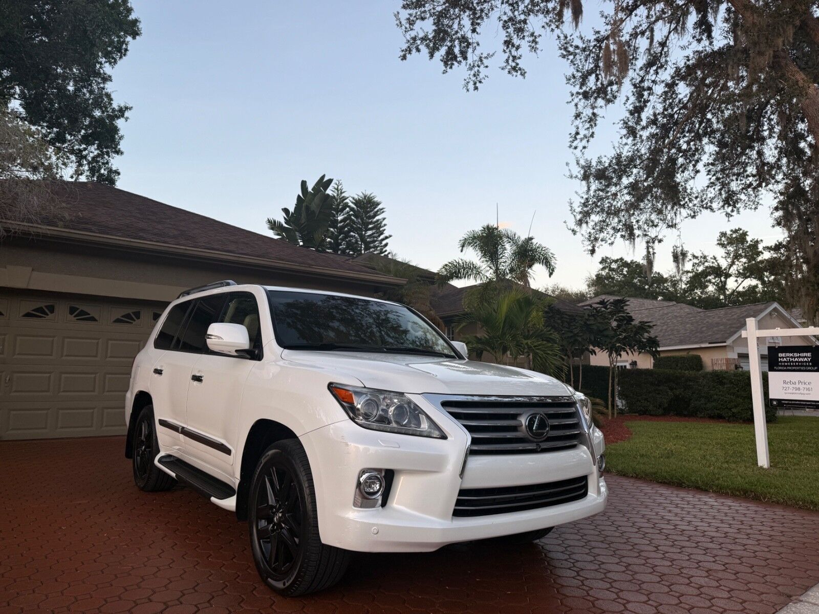 Lexus LX