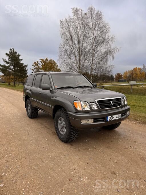 Lexus LX