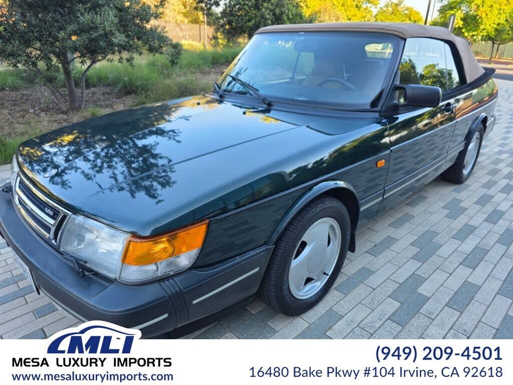 Saab 900