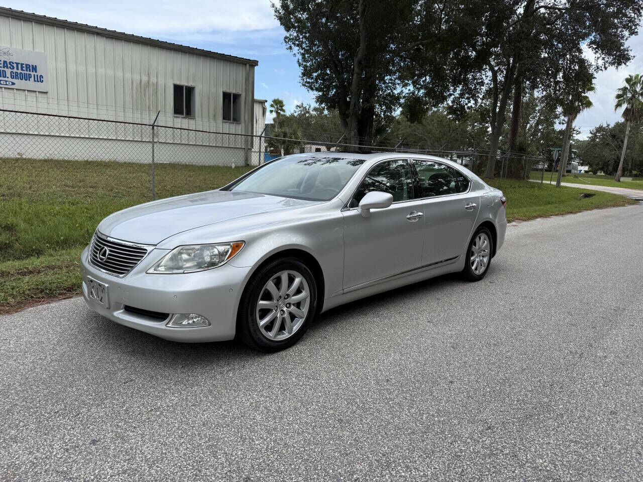 Lexus LS