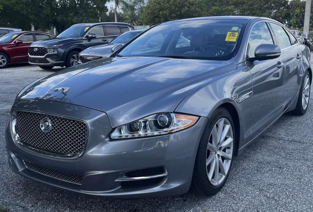 2012 JAGUAR XJ