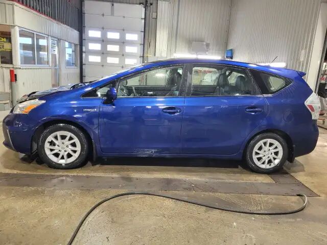 Toyota Prius V
