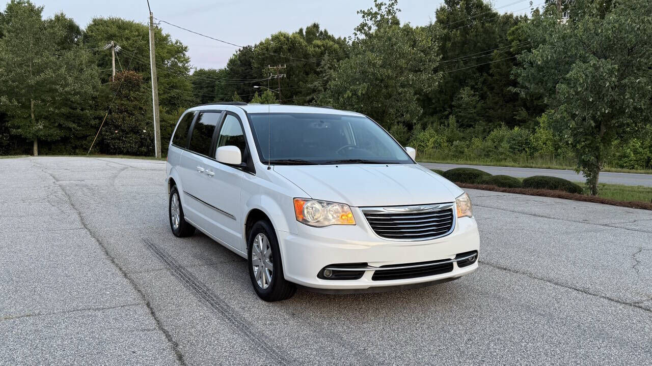 2013 CHRYSLER Town and Country