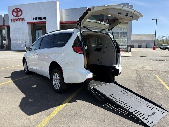 2022 CHRYSLER Pacifica