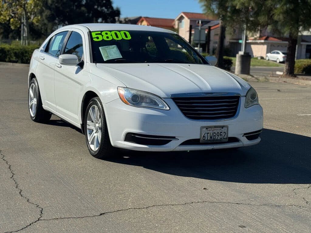 Chrysler 200