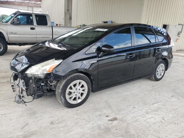 Toyota Prius V