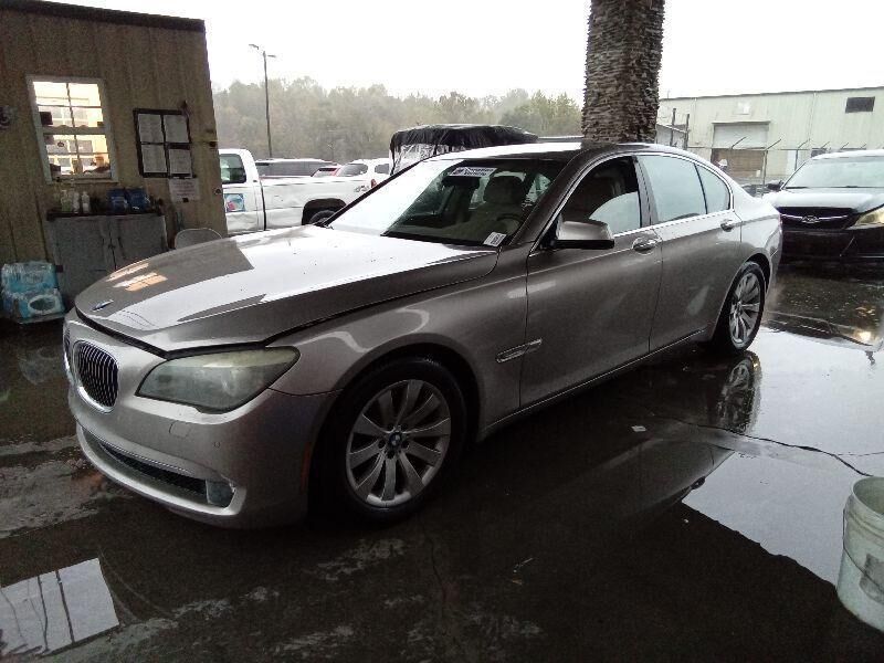 BMW 750i