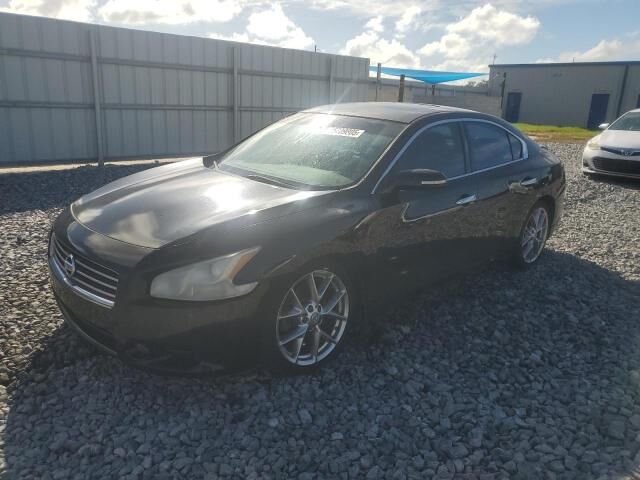 Nissan Maxima