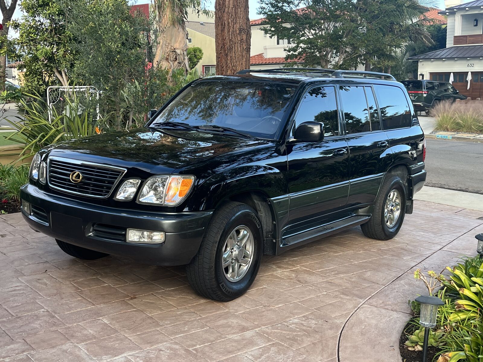 Lexus LX