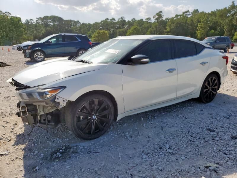 Nissan Maxima