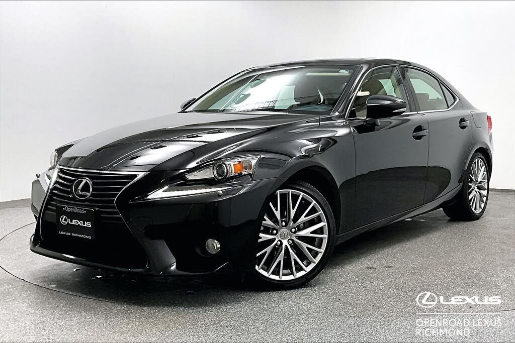 Lexus IS