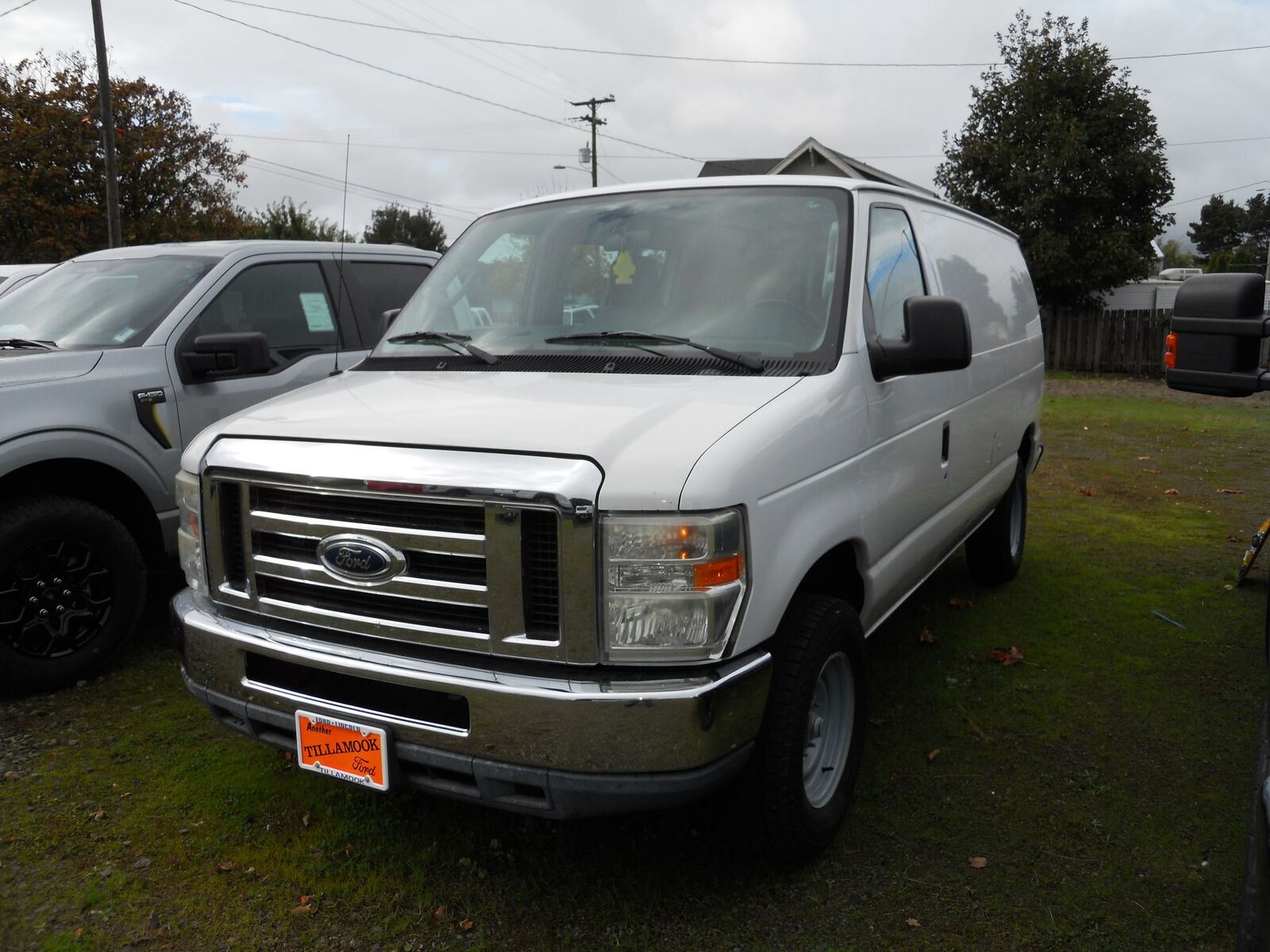 2013 FORD E-250