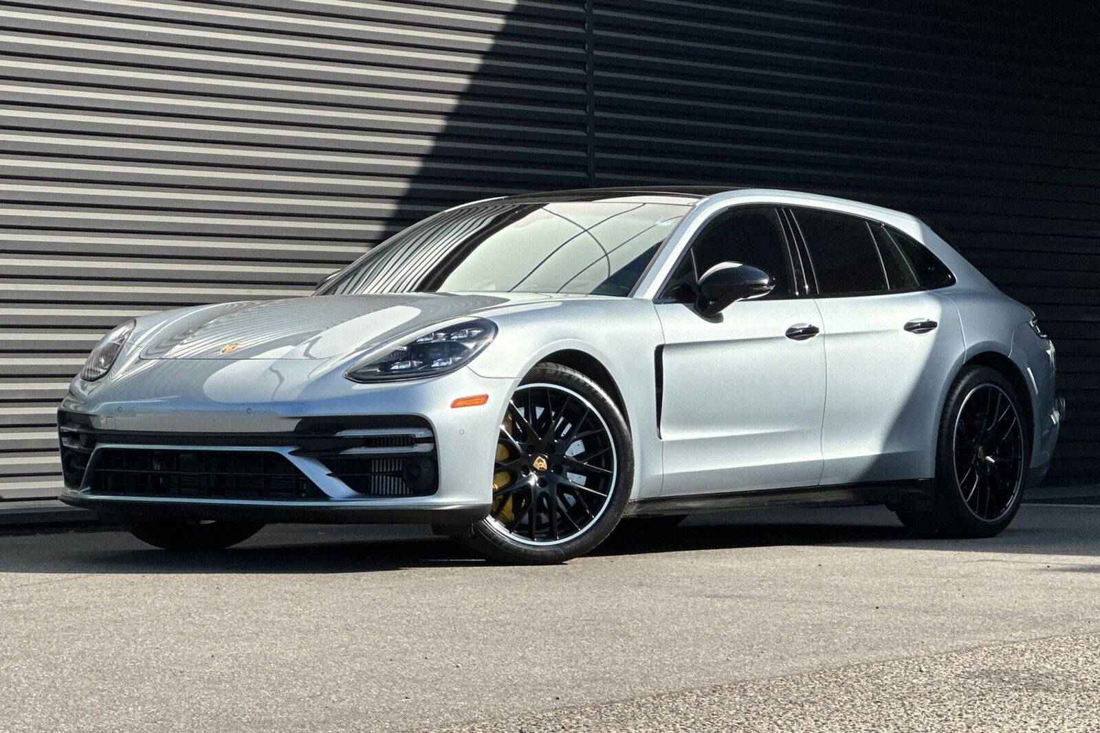 2022 PORSCHE Panamera