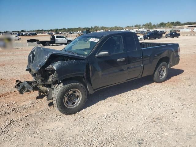 Mitsubishi Raider