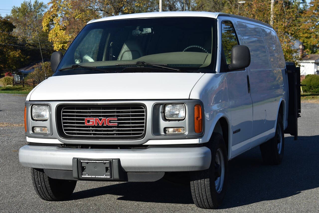 GMC Savana