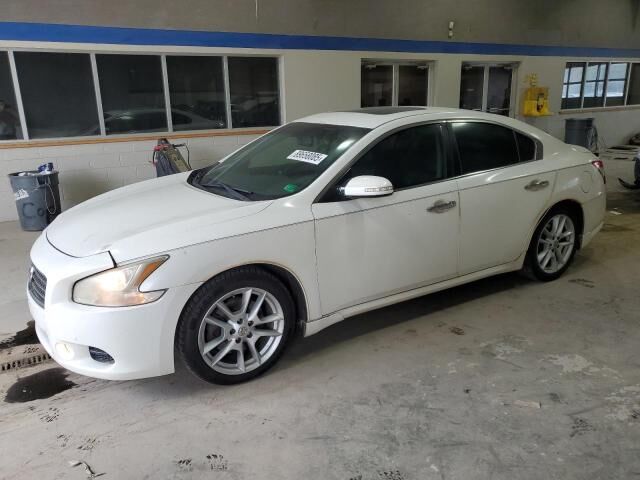 Nissan Maxima