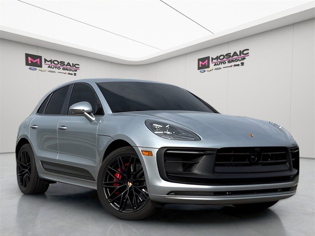 2024 PORSCHE Macan