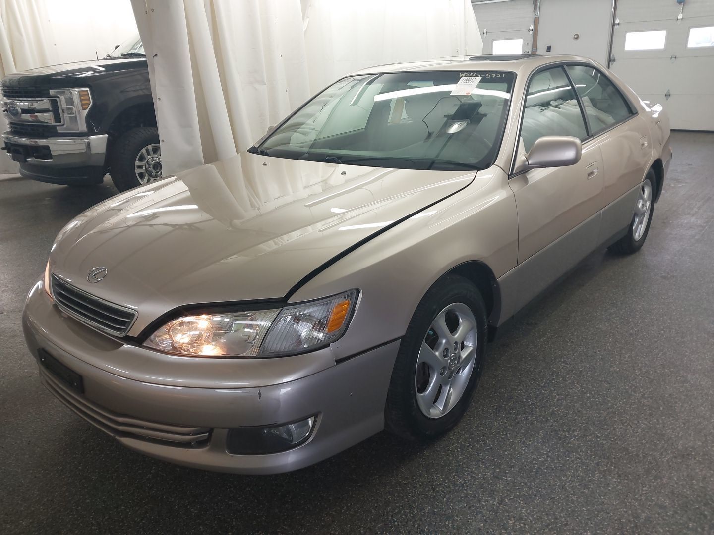 Lexus ES