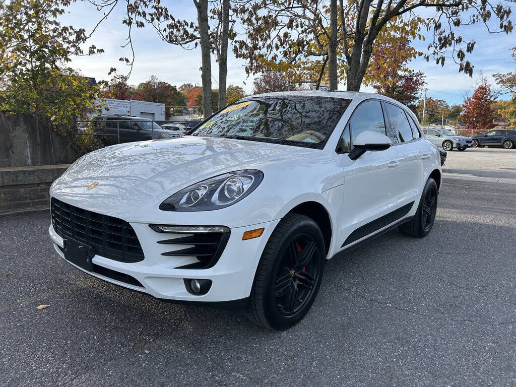 2016 PORSCHE Macan