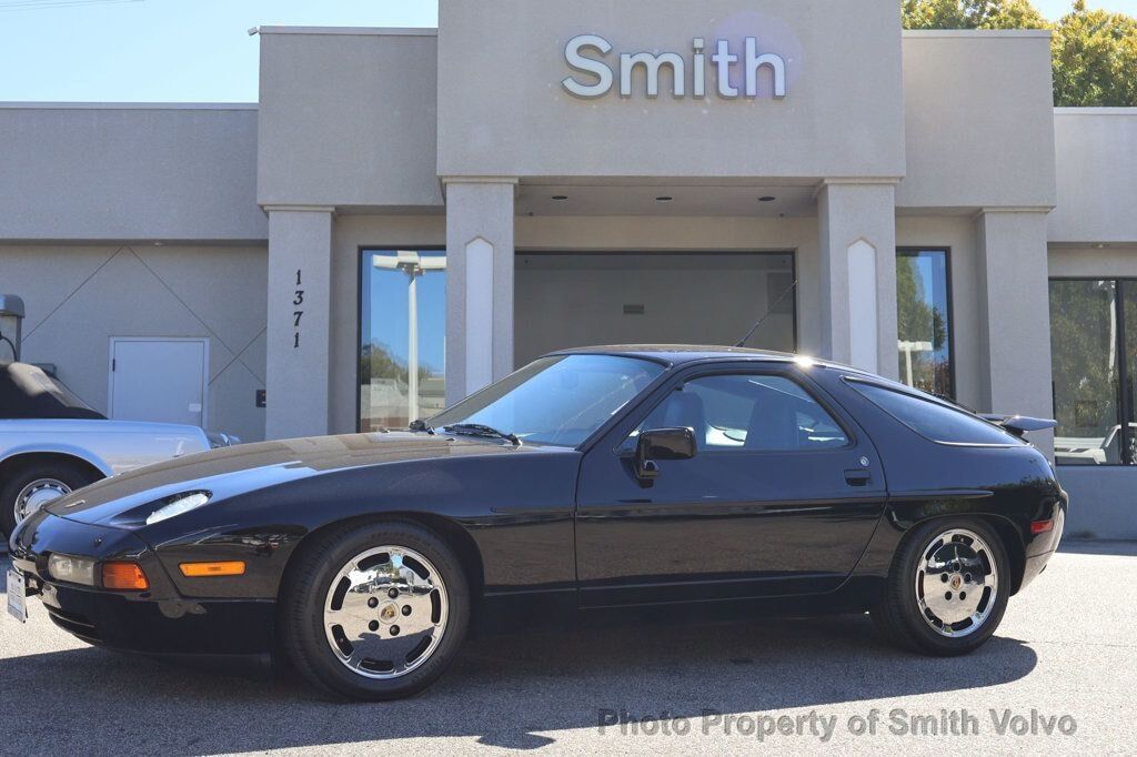 Porsche 928